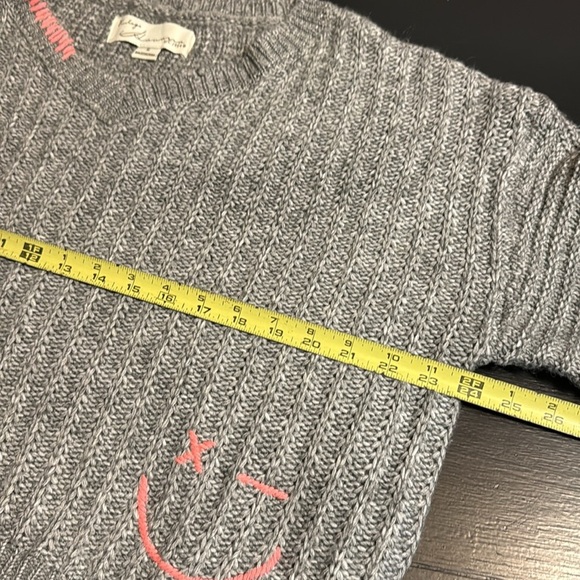 Vintage Havana happy face Gray V-Neck Sweater with Pink Details - Picture 5 of 6